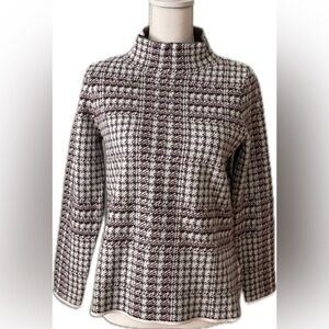 Appleseed’s houndstooth print sweater